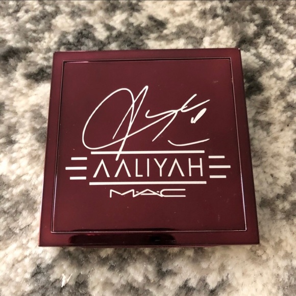NIB 🌟 MAC COSMETICS x AALIYAH
Limited Edition eye - Picture 7 of 8